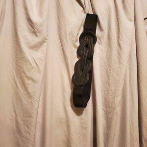 Stretchy Belt with Knot Detail